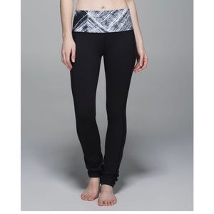 Lululemon Skinny Groove Pant II  Roll Down Size 12